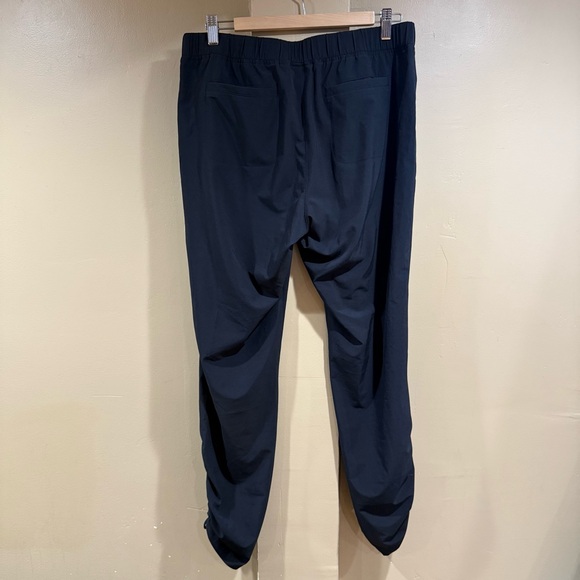 Athleta Women’s Cinch Leg Black Pants - Picture 2 of 5